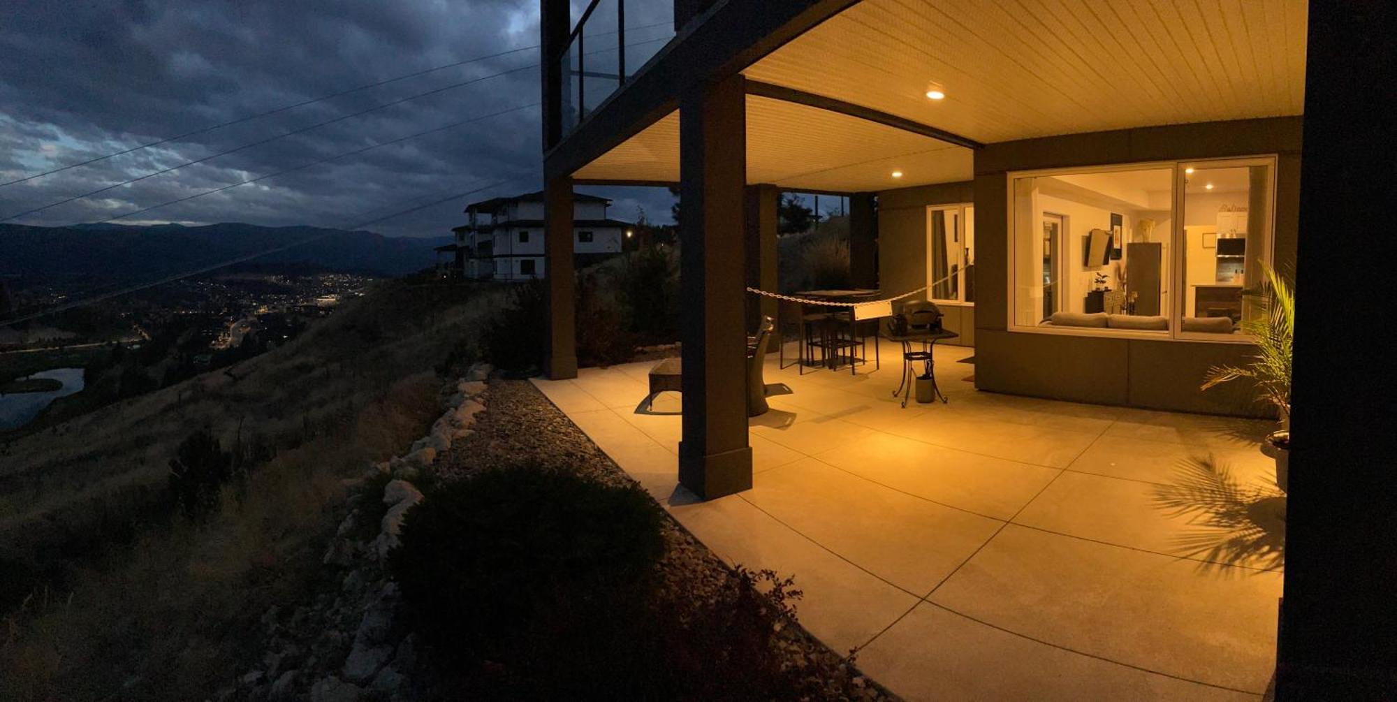 Beautiful Suite On Golf Course Kelowna Exterior photo