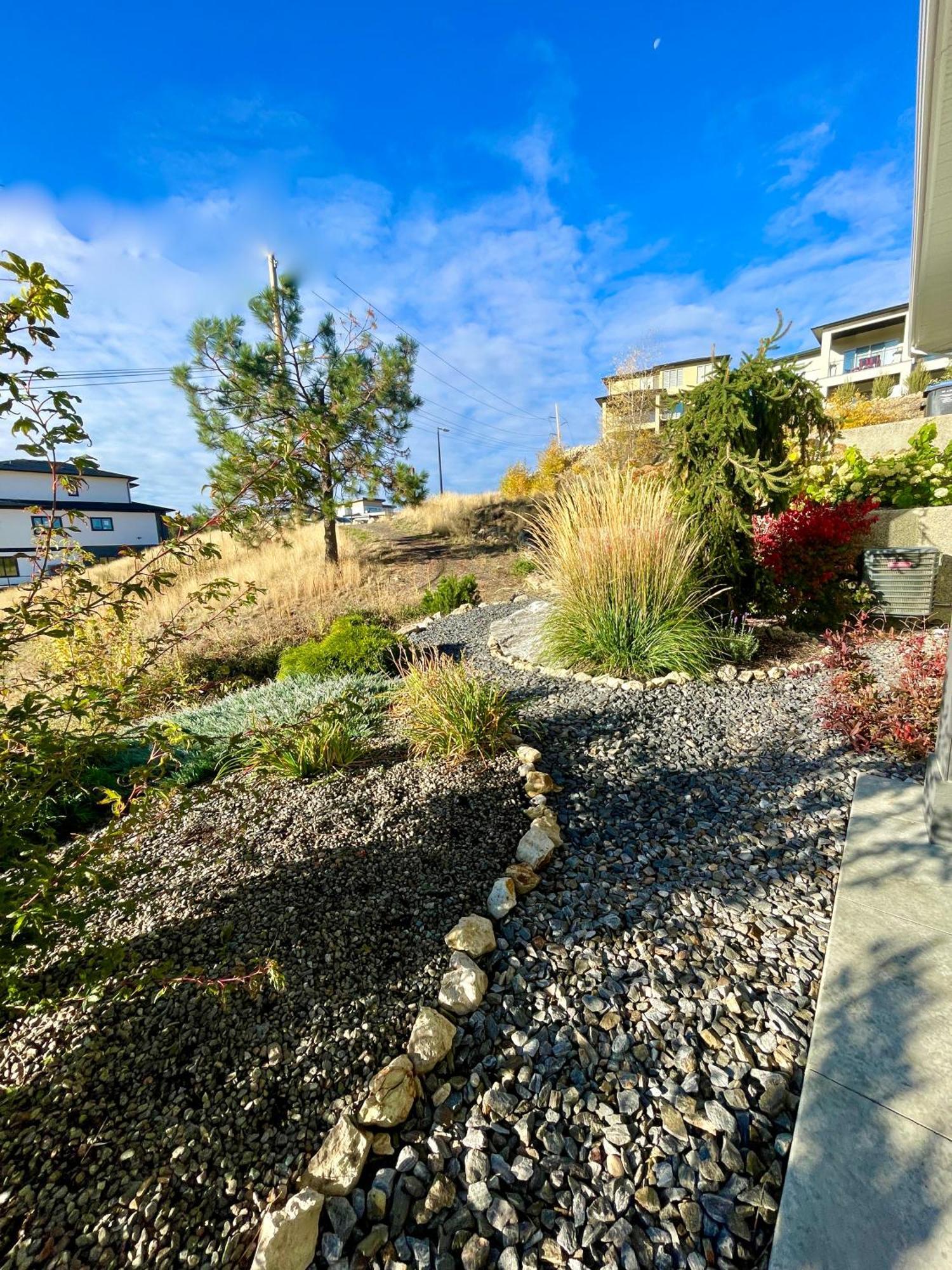 Beautiful Suite On Golf Course Kelowna Exterior photo