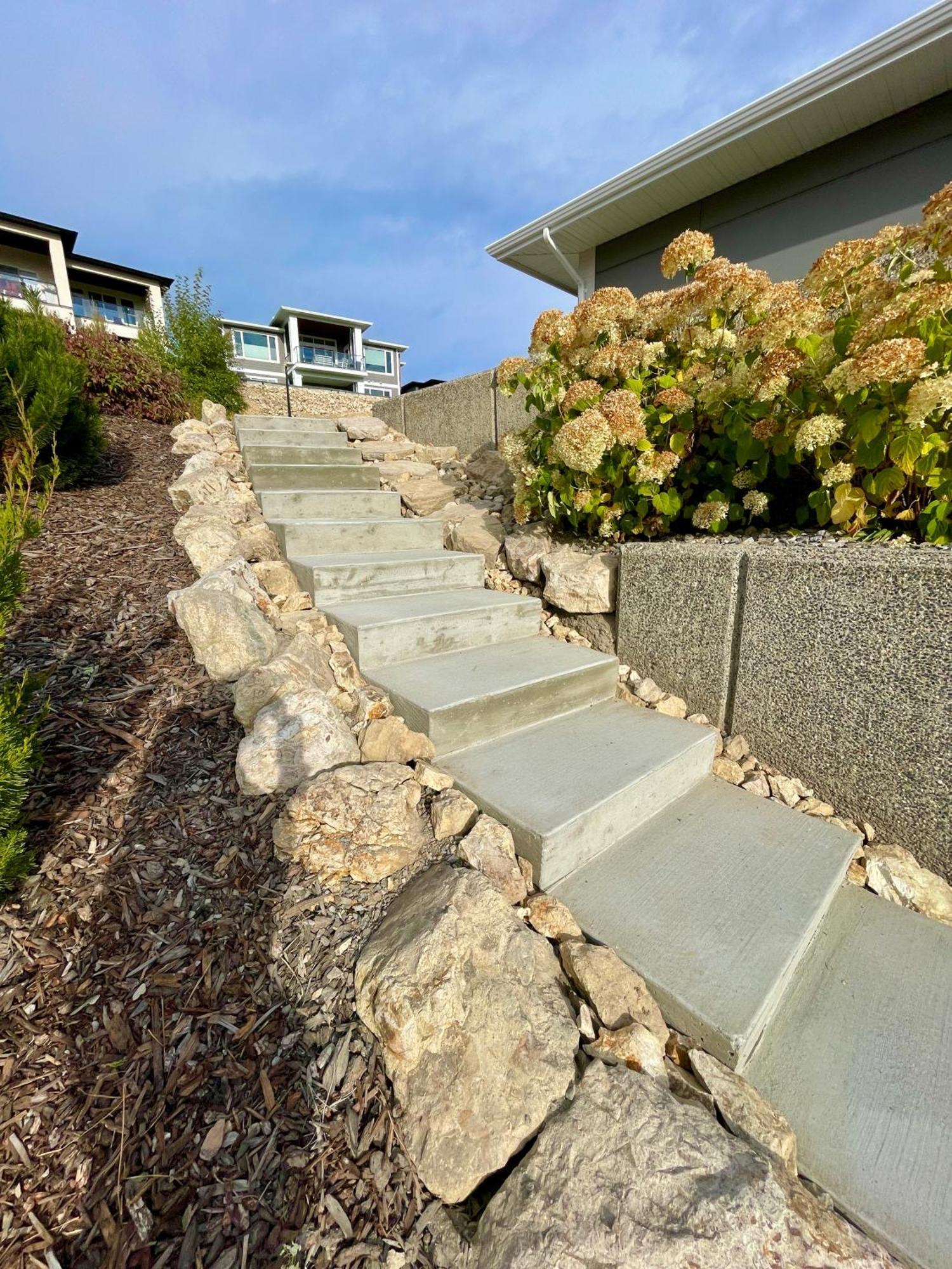 Beautiful Suite On Golf Course Kelowna Exterior photo