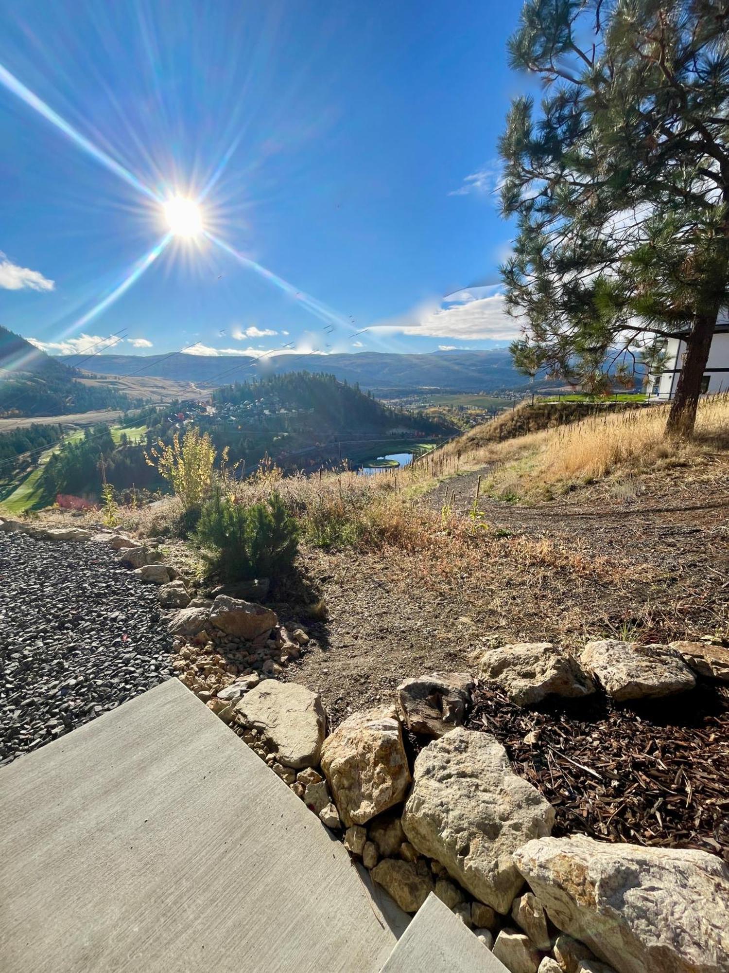 Beautiful Suite On Golf Course Kelowna Exterior photo